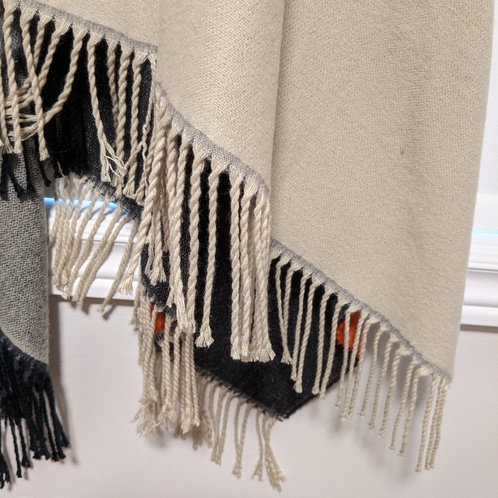 Colour block poncho - Picture 2 of 3